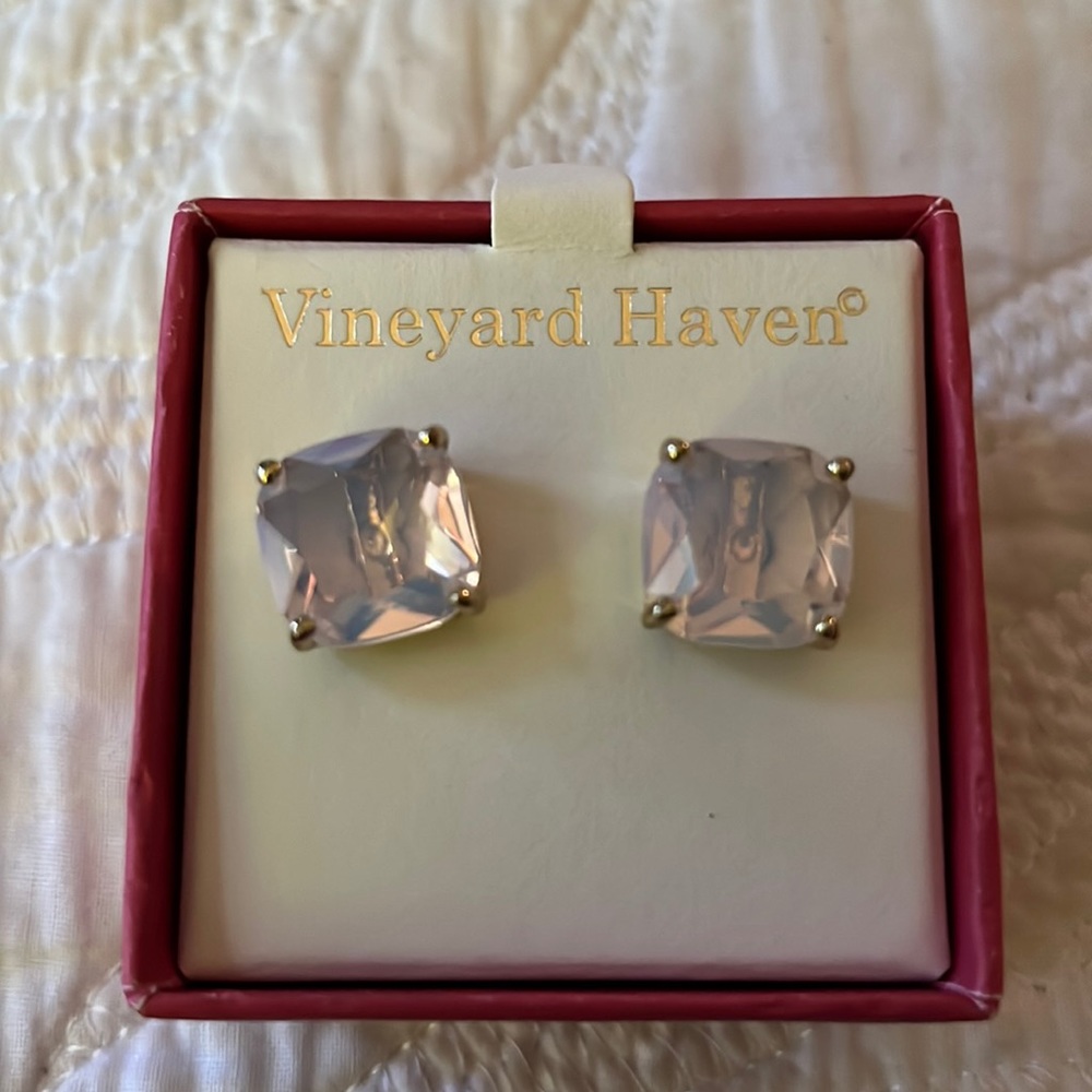 NIB Vineyard Haven Earrings